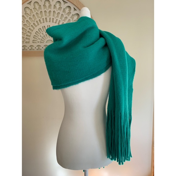 Anthropologie Sherwin Blanket Fringe Wrap Scarf - Picture 3 of 9